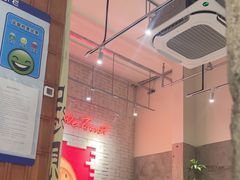 -必胜客(上海华谊新所店)