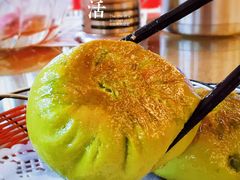 香煎港式菜肉包-卡尔顿东方银龙酒店•广西菜•早茶