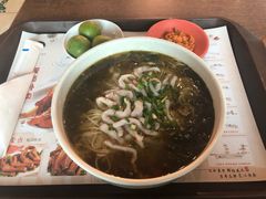 酸菜肉丝米线-重庆老字号·吴抄手·高豆花(T3航站楼店)