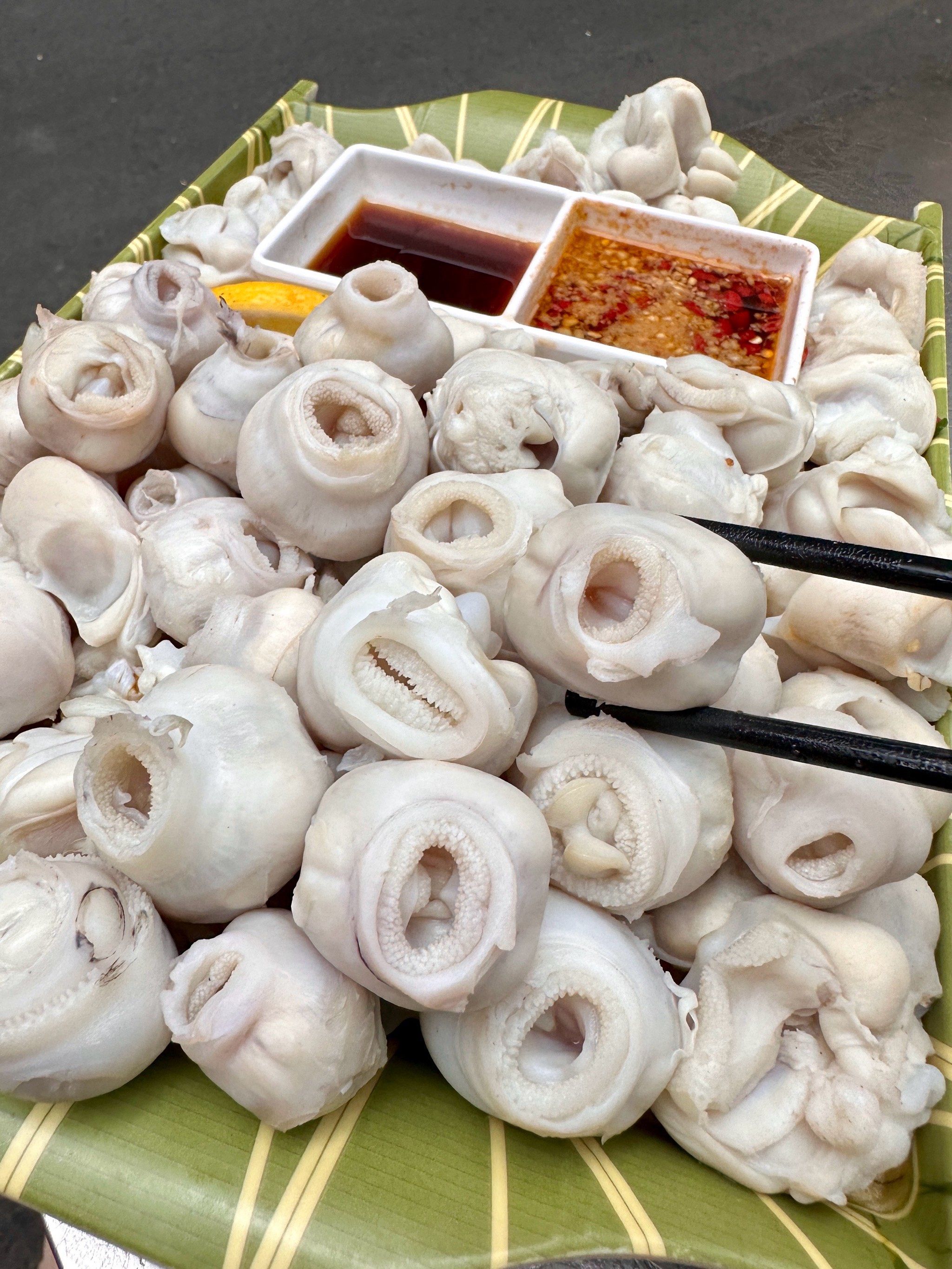 这一盘端上来,我整个人都.  糯叽叽的墨鱼嘴谁吃谁爱!