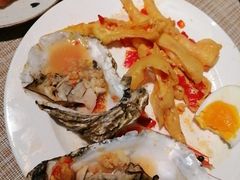 -广州万富希尔顿酒店·感趣自助餐厅·金秋蟹宴生蚝海鲜刺身