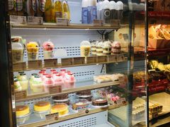 面包甜点陈列柜-巴黎贝甜(卫清西路店)