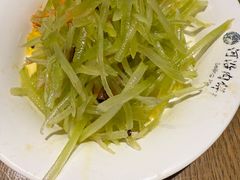 炝拌莴笋丝-河沿肉饼Beijing Pie(东华门店)