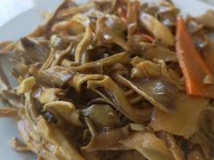 -何适山庄 ·可团建(水长城P2停车场店)