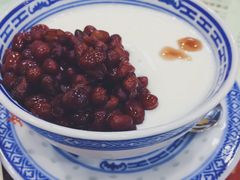 -赵记传承特色牛奶甜品(泉城广场店)