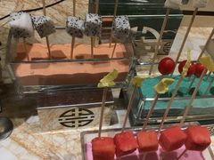 巧克力瀑布旁的甜品-天诚丽筠酒店-西餐厅
