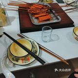 本地人来的多