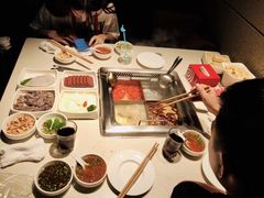 -海底捞火锅鲜切牛肉主题店(长寿路店)