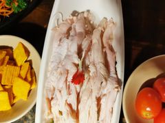 -老牌坊云南鱼豆花火锅(哈西万达店)