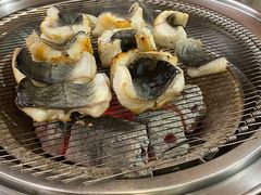 -围炉肉舍•炭烤活鳗•丹东海鲜烤肉(步行街店)