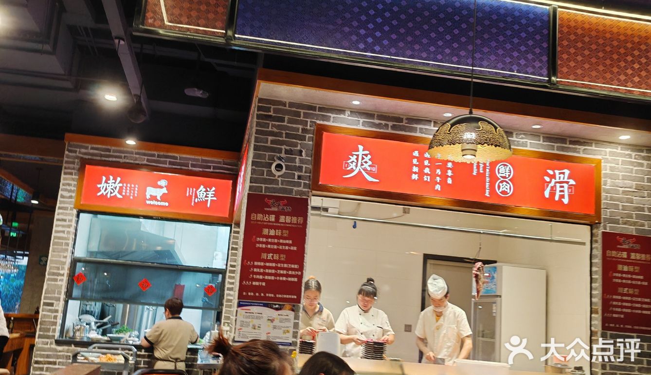 老板给了这个双人餐，分量很足，两个人是完全足够