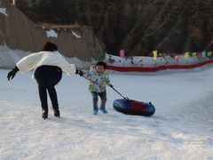 -采薇庄园四季滑雪场