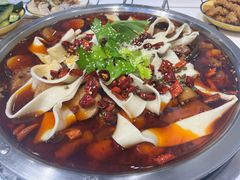 -晓彭肥肠鸡·泡椒鸡火锅(水木天地店)