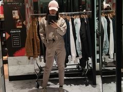 -lululemon(上海浦东IFC店)