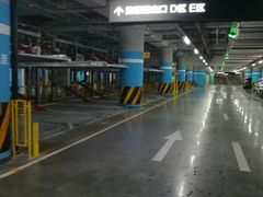 -白玉兰广场停车场