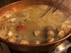 -鲜入围煮花胶鸡海鲜火锅