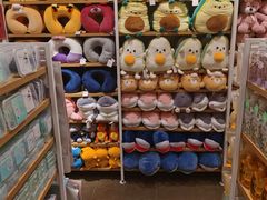 -名创优品(北京新中关购物中心地铁层店)