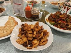 -汗腾格里·风味餐厅(新疆驻京办店)