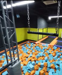 -蹦贝运动中心·蹦床·攀岩·闯关(龙岗店)