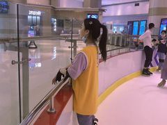 -成都冰纷万象滑冰场