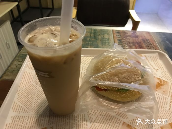 欧风麦甜(三元里店)奶茶汉堡图片 - 第1张