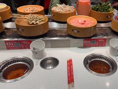 -龍歌自助小火锅(市北CBD万达店)