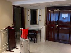 -深圳富苑皇冠假日套房酒店