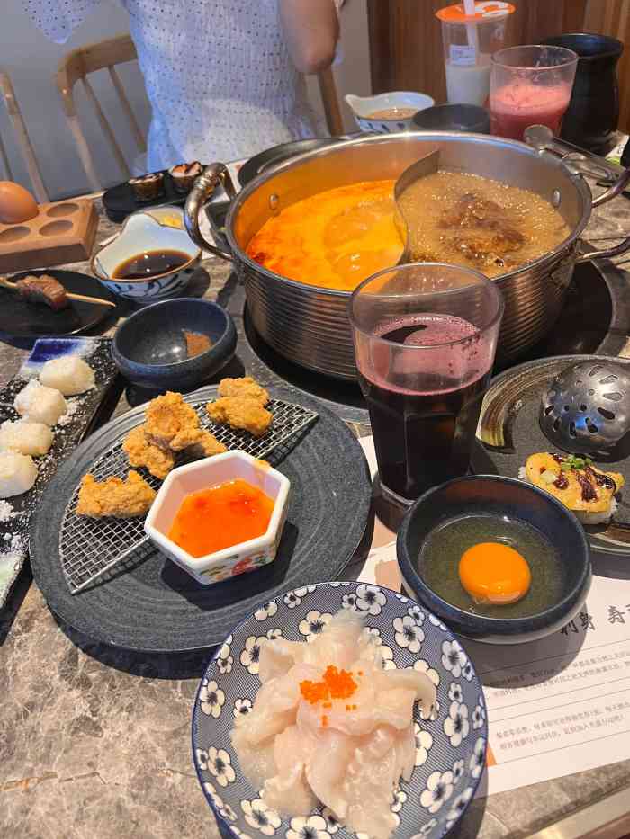 大匠寿喜锅和牛放题(恒隆广场店)-"美味的大匠,肉类肥美好吃,寿喜锅底