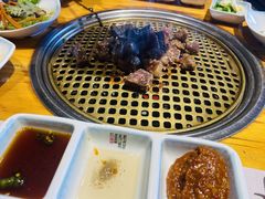 -唯成•韩国炭火烤肉 유성고기