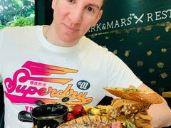 -Mark&Mars Restaurant