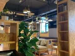 -新华里咖啡书吧(新华书店小寨店)