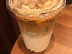 生椰拿铁-瑞幸咖啡(江汉路中山大道店)