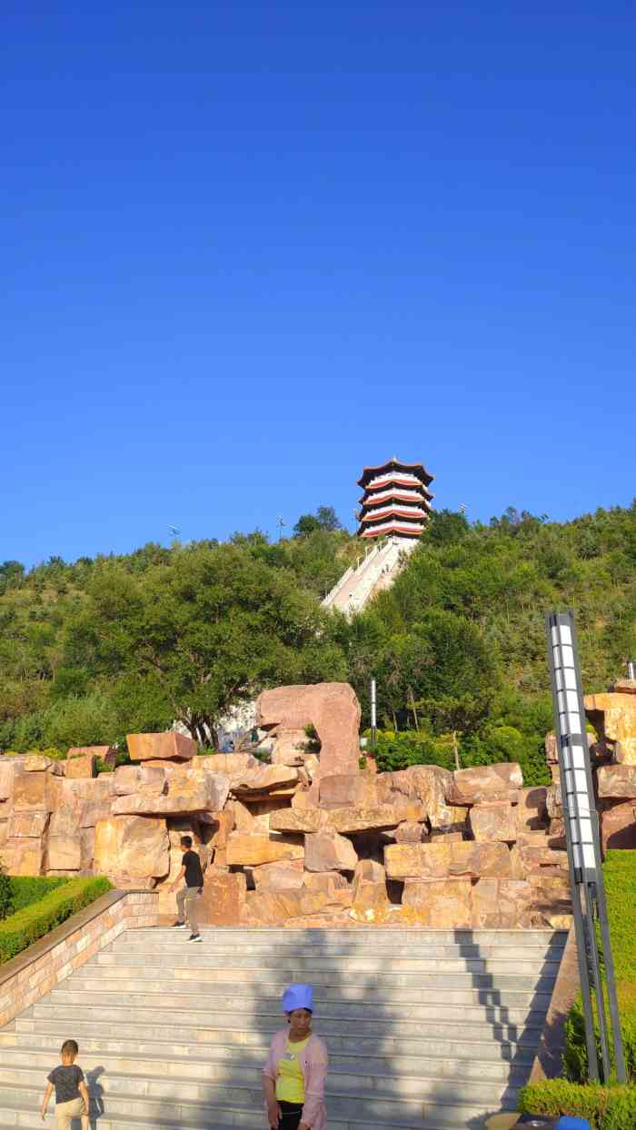 古雁岭-"是固原本地最大的森林公园吧,山不是很高,."-大众点评移动版