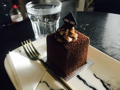 -UNI UNI(环亚凯瑟琳店)