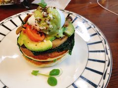 牛油果蘑菇菠菜水波蛋-AFS Cafe & Canteen(闽江二路店)