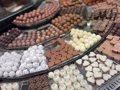 -Laderach 莱德拉(上海环贸iapm店)