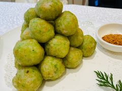 鲜虾芹菜丸-品海楼·大连海胆锅贴馆(东港店)