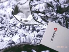 -lululemon(上海浦东IFC店)