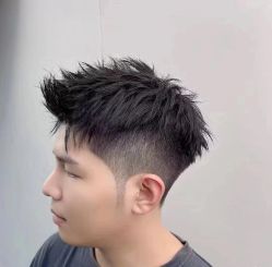 -IU潮牌·SALON