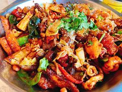 -愉肴麻辣香锅(中山路店)