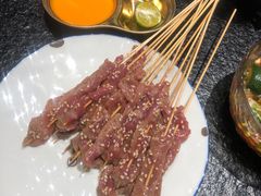 -何妹湿辣牛肉·粤式烧烤砂煲(桂雅路店)