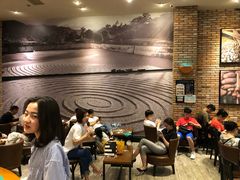 等位区-星巴克(重庆火车北站北广场II店)