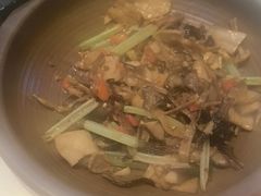 -阿瓦山寨·湘菜现炒·剁椒鱼头王(咸阳总店)