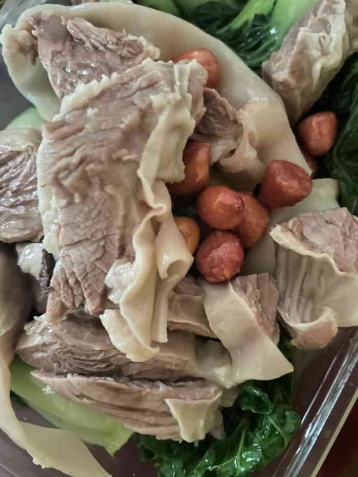 嘎嘎嘎(σ)σ  「白切隔山肉装」一份套餐标价27大洋,有小份酱汁&