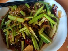 芹菜粉条-大石磨农家宴