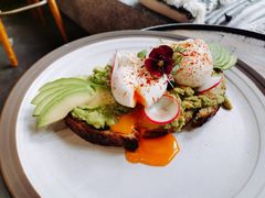 牛油果温泉蛋吐司-O'mills Sourdough Bakery&Bistro(永嘉路店)