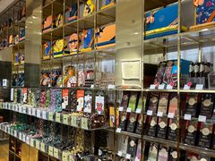 -VENCHI 闻绮(上海佛罗伦萨小镇店)