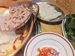 -洱火云南酸菜牛肉火锅(石景山当代商城店)