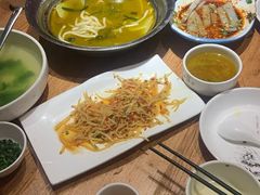 -一朵菌·野生菌探索家火锅(南亚店)