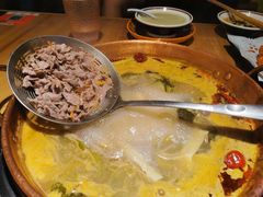 -洱火云南酸菜牛肉火锅(石景山当代商城店)